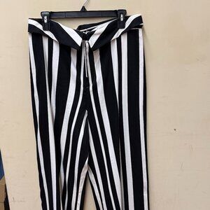 Alice + Olivia Designer Dress Pants – Black & White Stripes (Size 14)